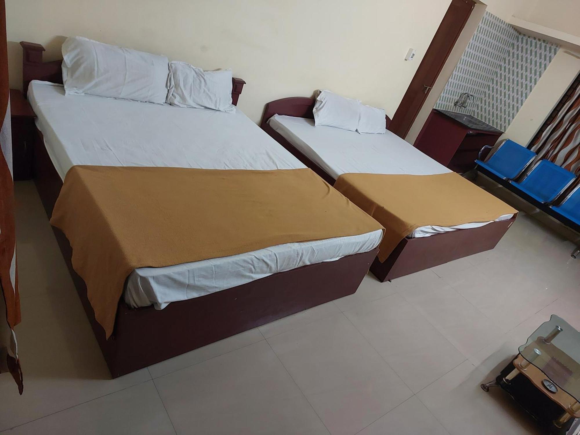 Adhithya Apartments Guruvāyūr Eksteriør billede