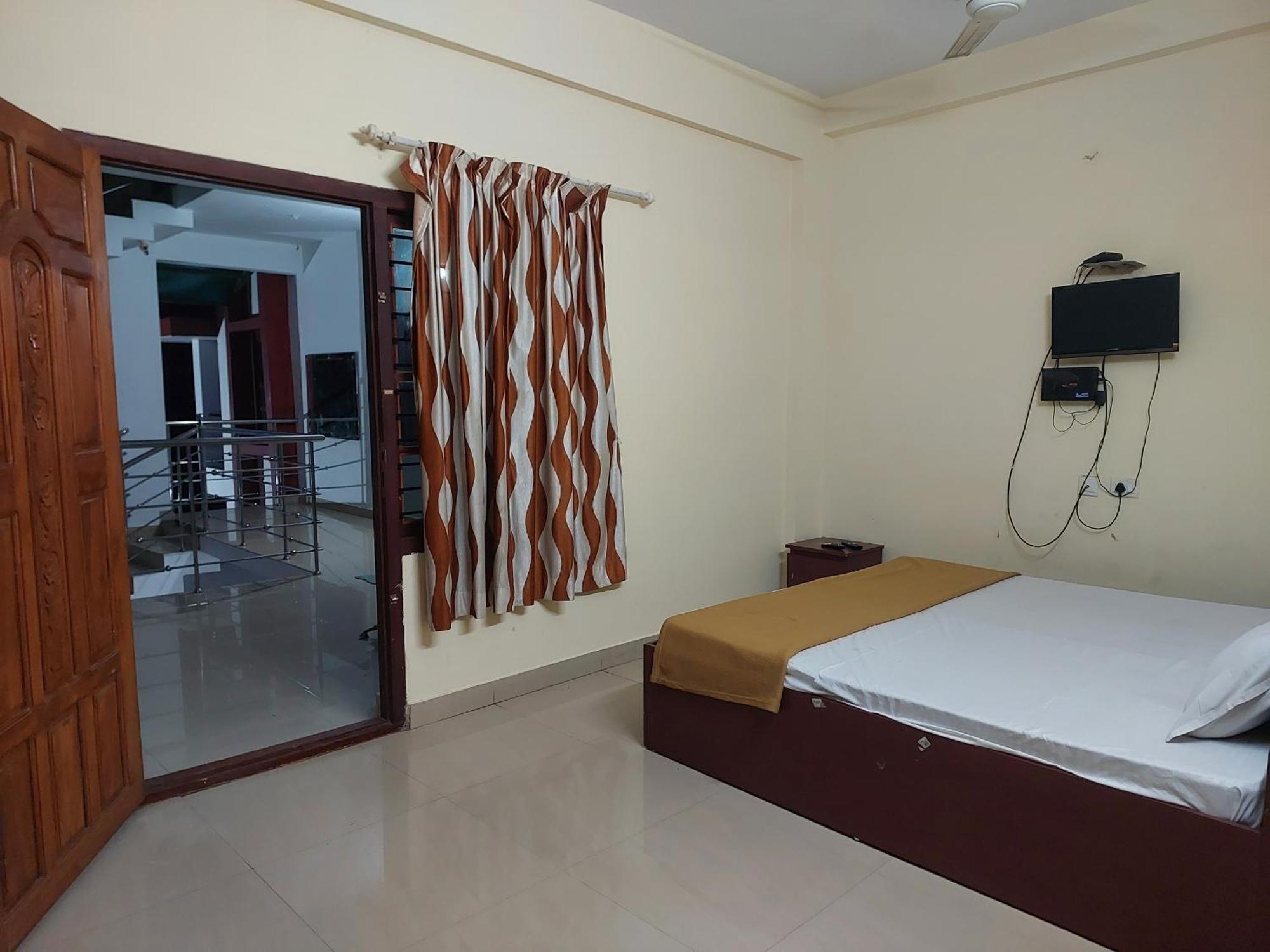 Adhithya Apartments Guruvāyūr Eksteriør billede