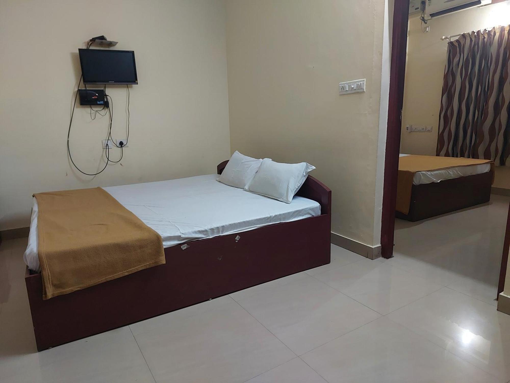 Adhithya Apartments Guruvāyūr Eksteriør billede