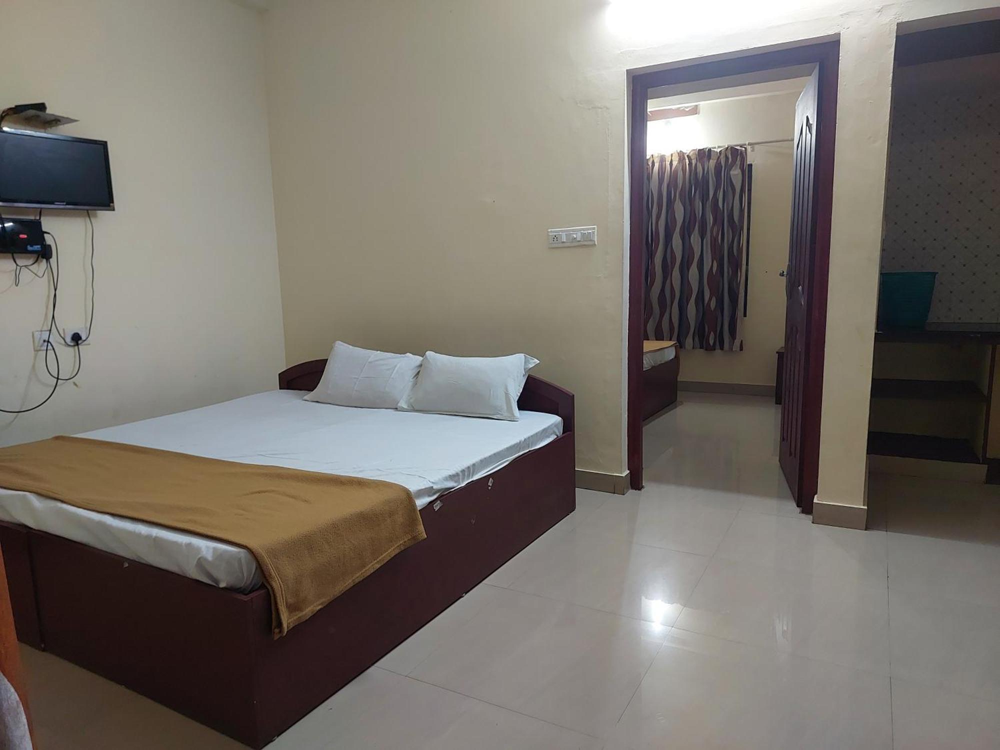 Adhithya Apartments Guruvāyūr Eksteriør billede